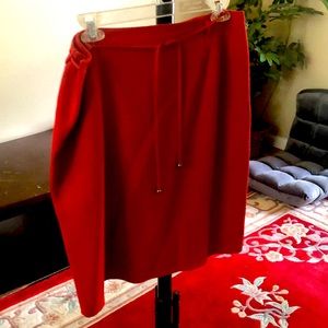Red lightweight 100% wool skirt